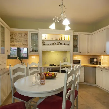 Luxury Golden Crest With Private Pool וילה