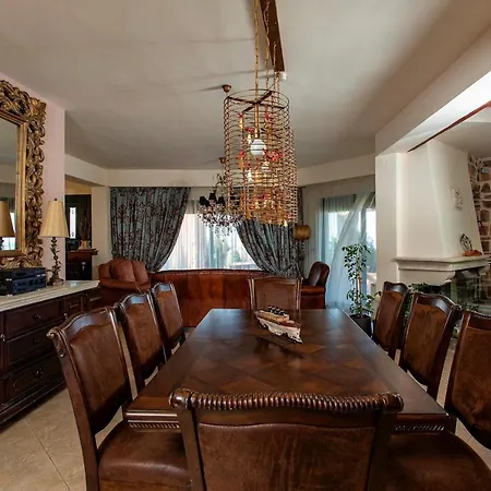 Luxury Golden Crest With Private Pool *