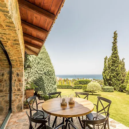 Villa Luxury Golden Crest With Private Swimming Pool