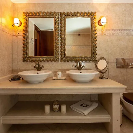 Villa Luxury Golden Crest With Private Swimming Pool
