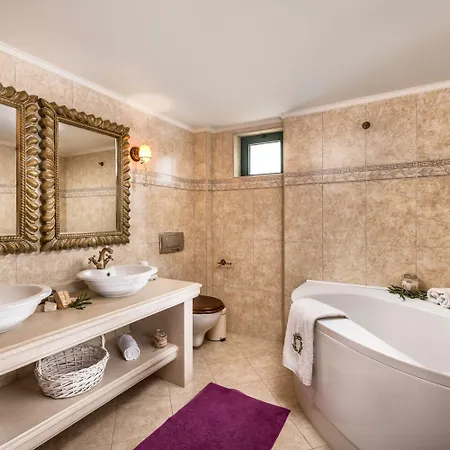 Luxury Golden Crest With Private Pool Villa