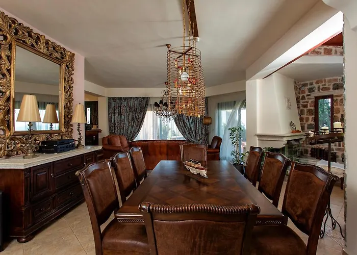 Luxury Golden Crest With Private Pool *