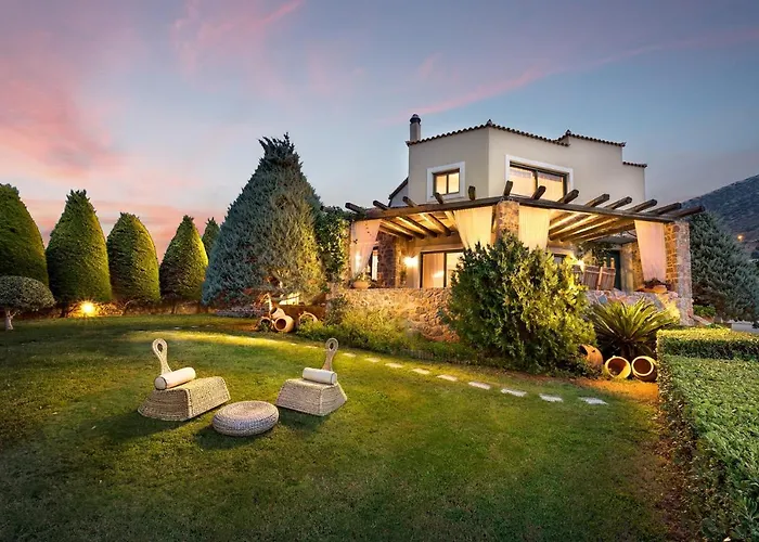 Luxury Golden Crest With Private Pool Villa