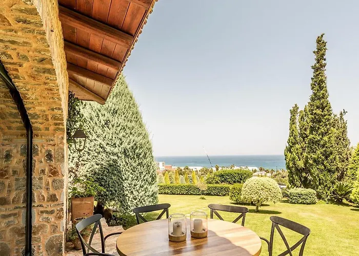 Villa Luxury Golden Crest With Private Pool